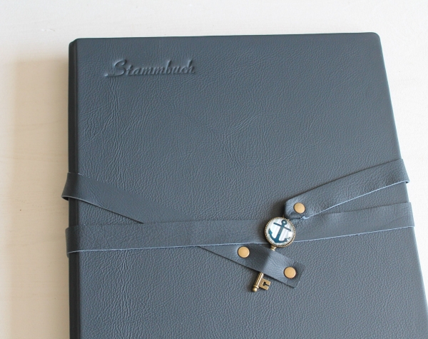 Stammbuch "Schlüssel mit Anker" DIN A4, blau